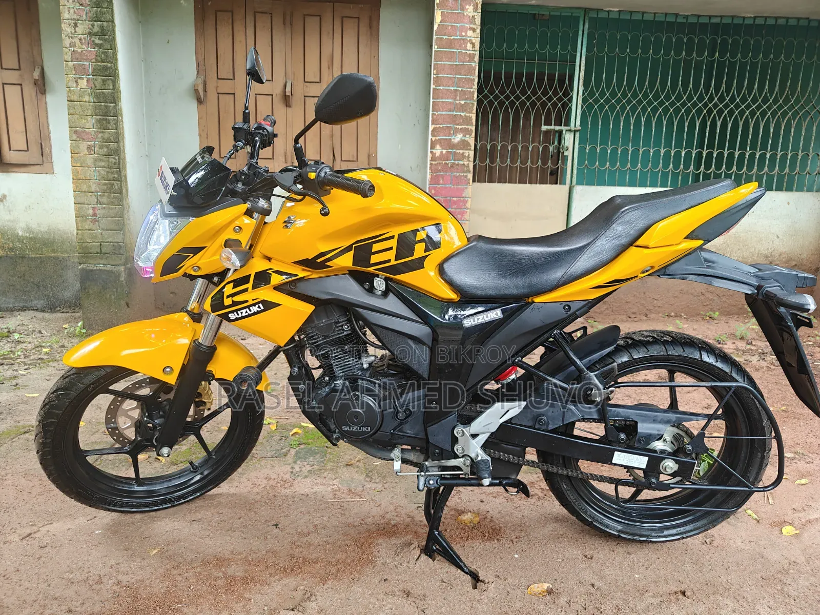 New Suzuki Gixxer 2025 Yellow