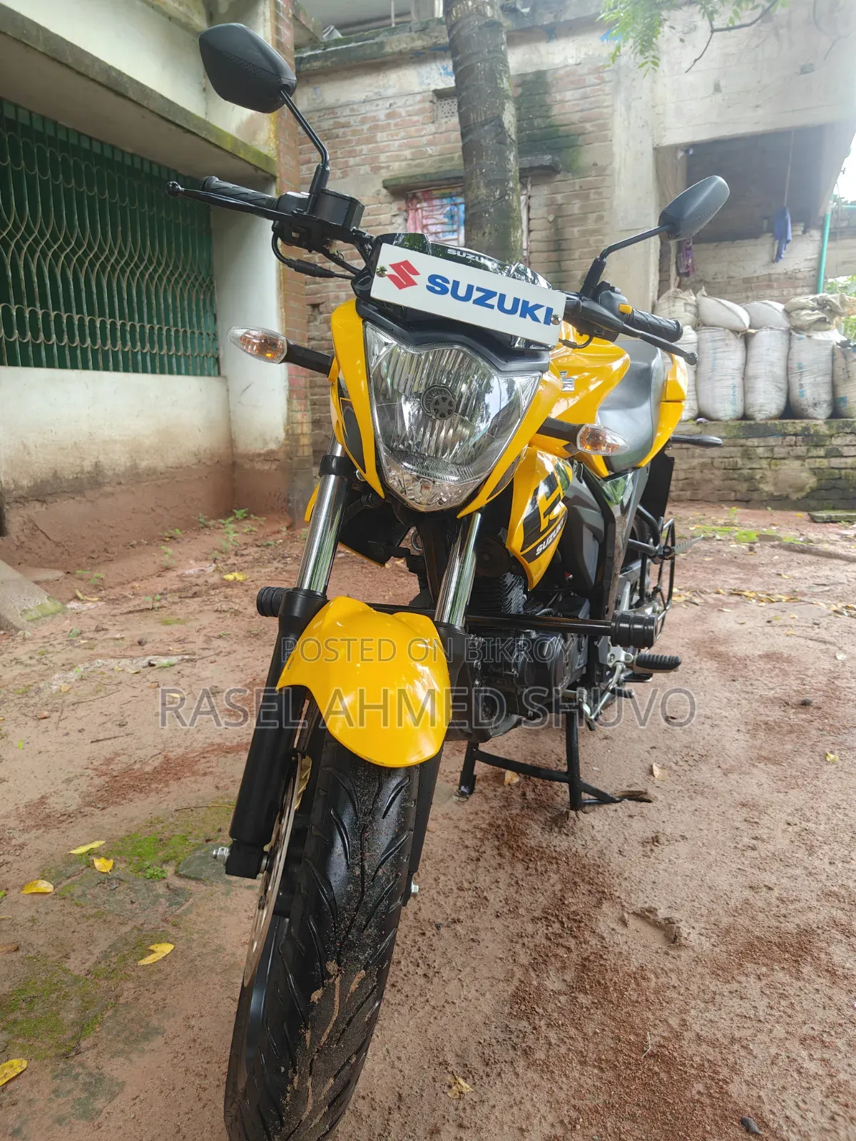 New Suzuki Gixxer 2025 Yellow
