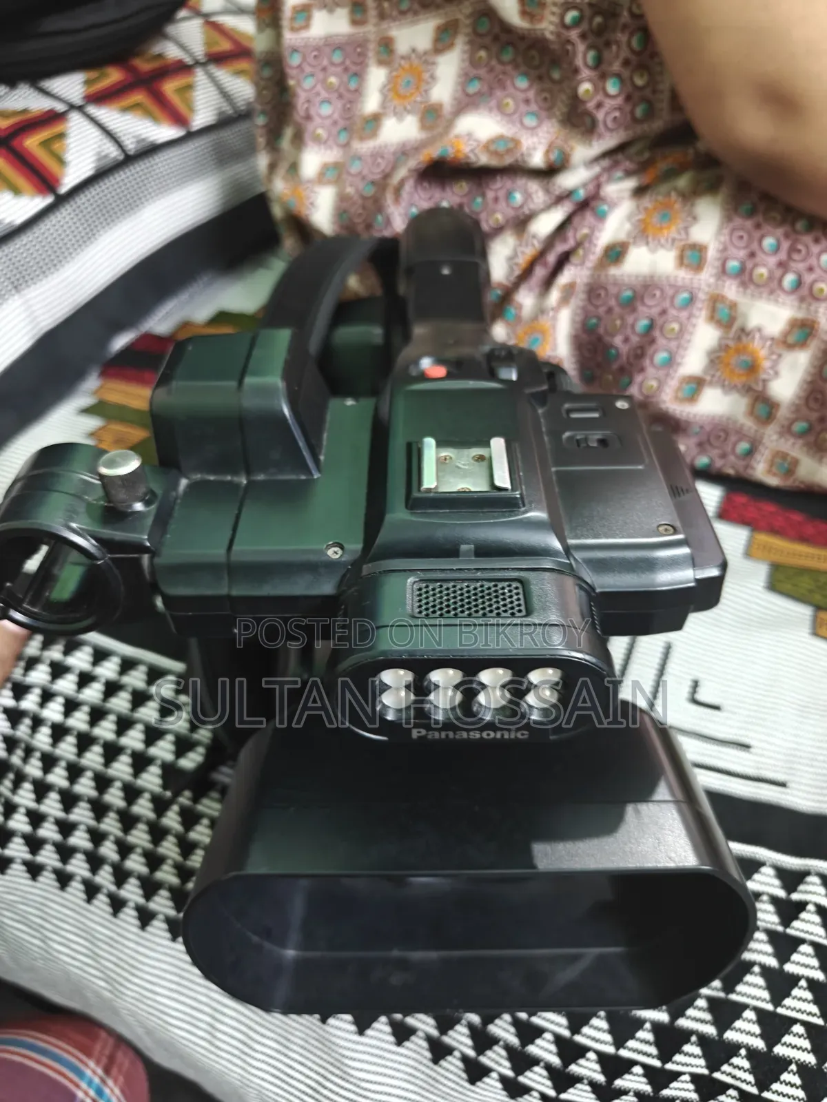 Panasonic HC-pv100 Professional Camcorder