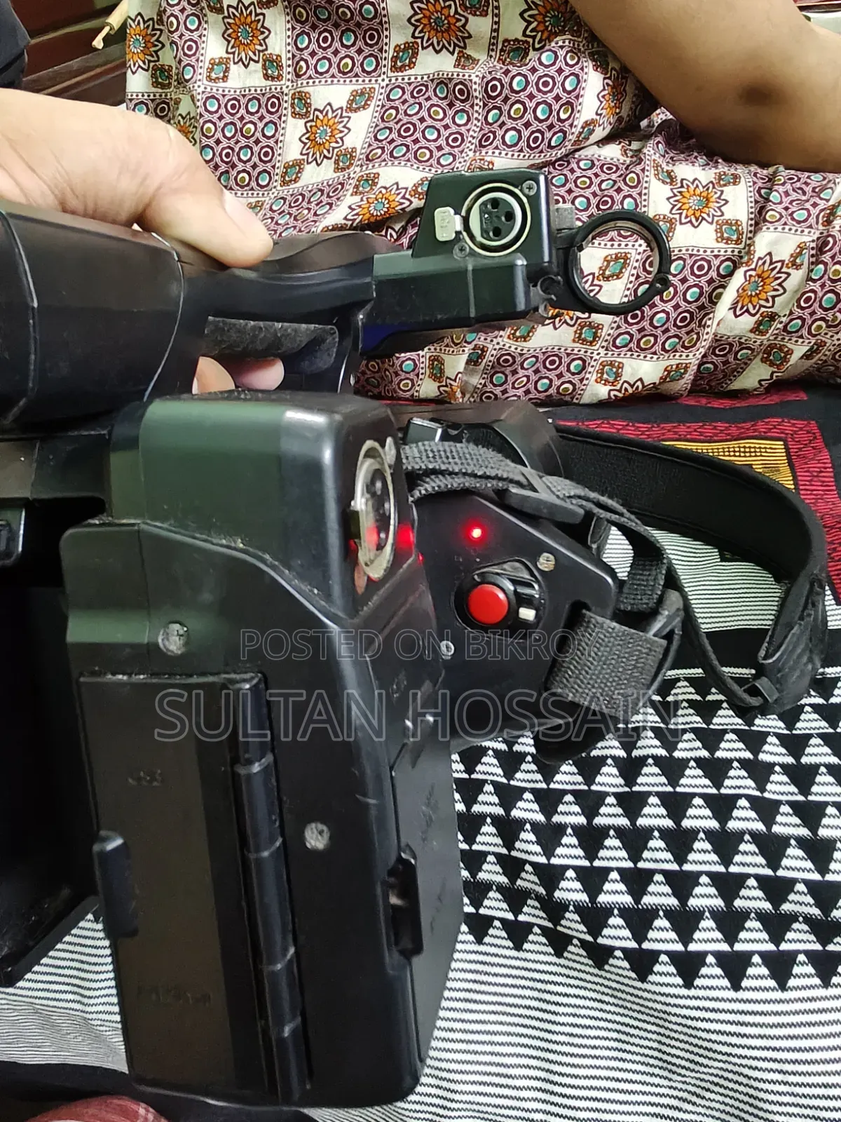 Panasonic HC-pv100 Professional Camcorder