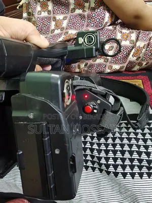 Panasonic HC-pv100 Professional Camcorder