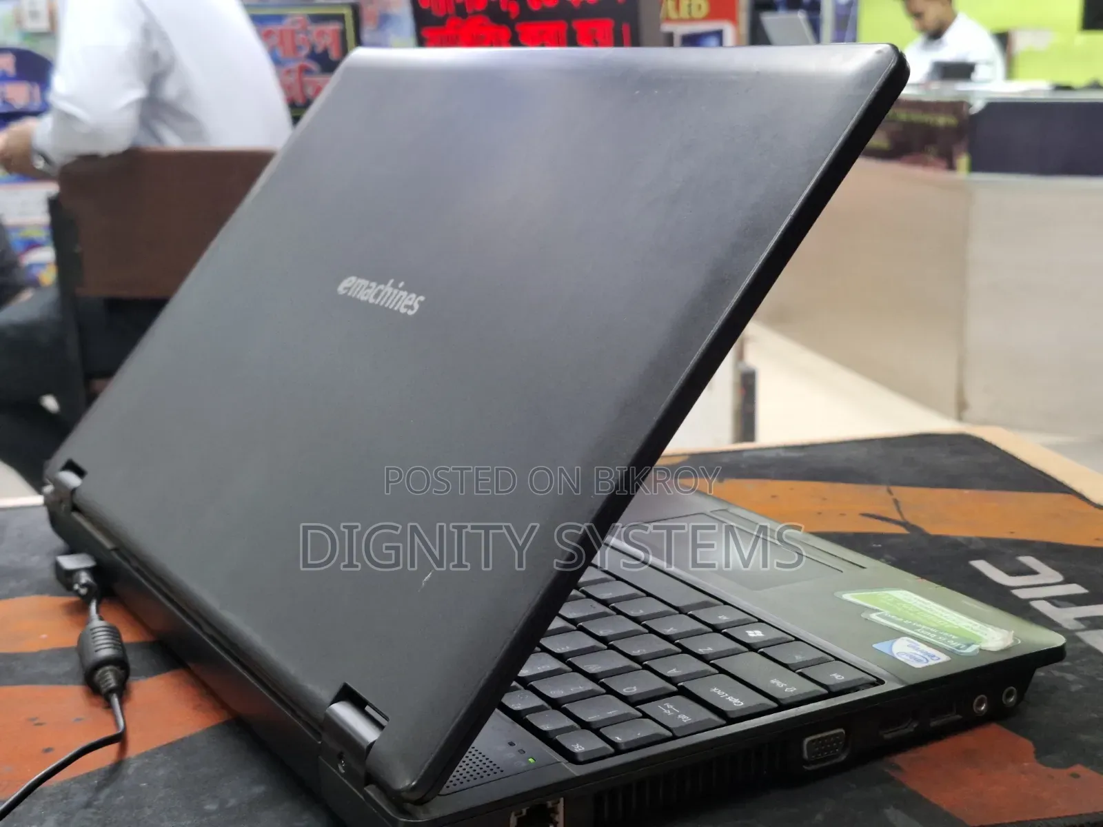Laptop eMachines 8GB Intel Celeron HDD 500GB