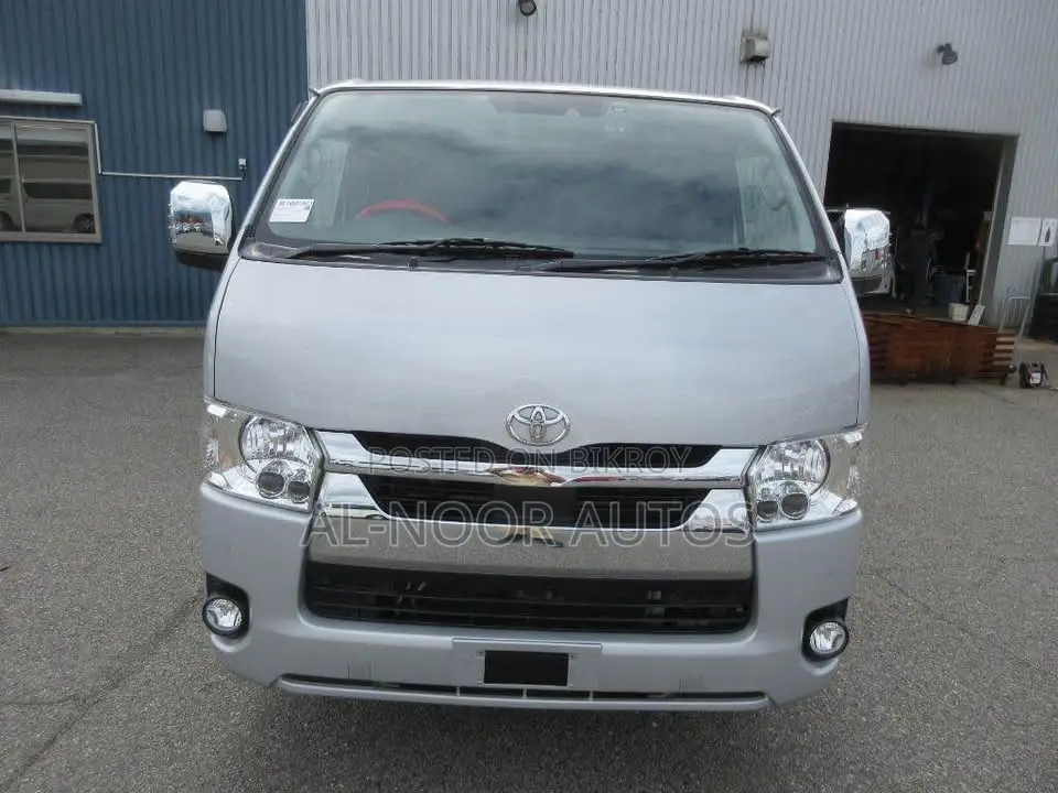 Toyota HiAce 2021 Silver