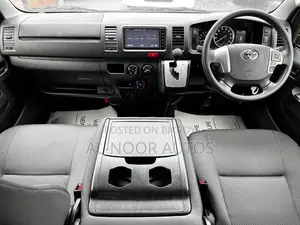 Toyota HiAce 2021 Silver
