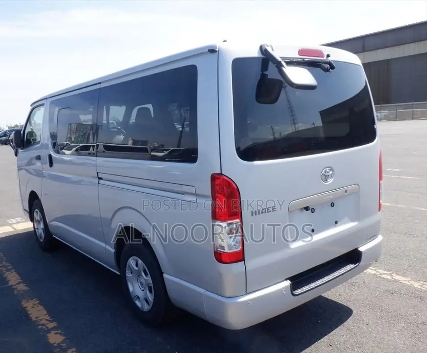 Toyota HiAce 2021 Silver