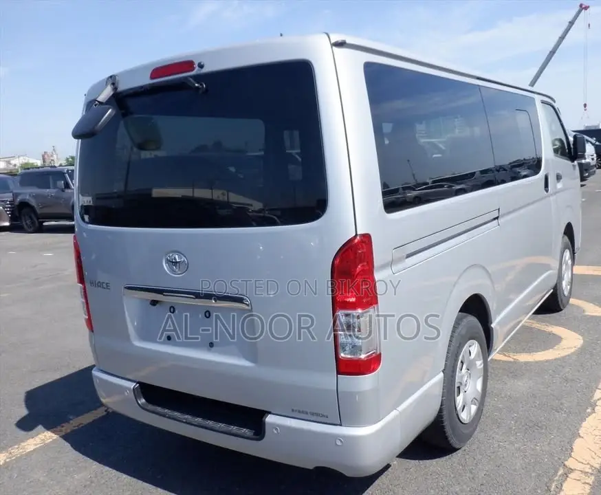 Toyota HiAce 2021 Silver