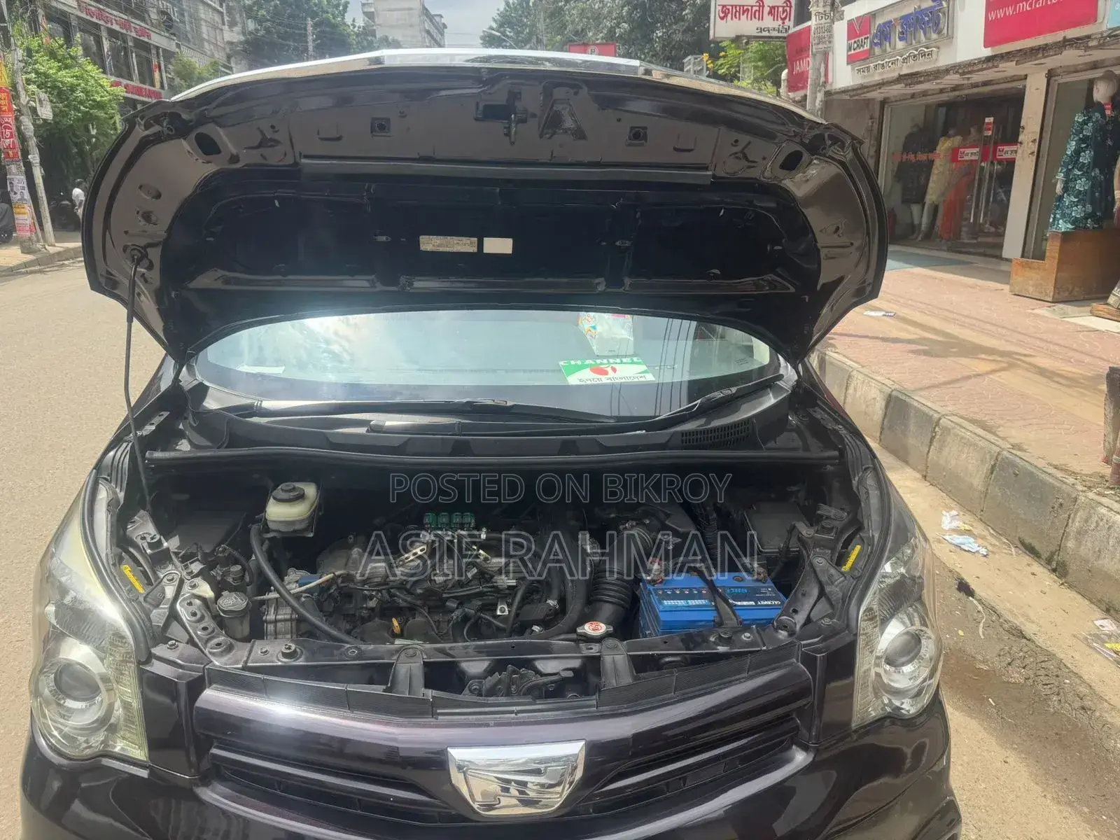 Toyota Noah 2.0 143hp AWD (8 Seater) 2012 Purple