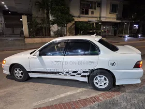 Toyota Corolla Automatic 1995 White
