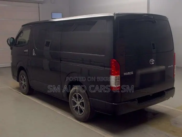 Toyota HiAce 2021 Black