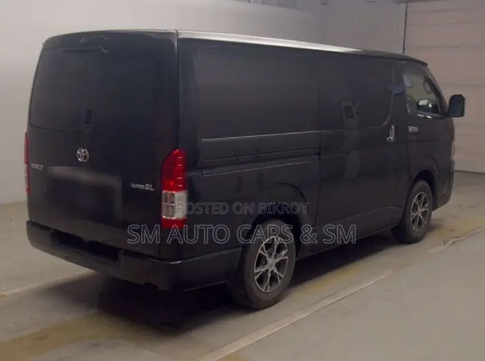 Toyota HiAce 2021 Black