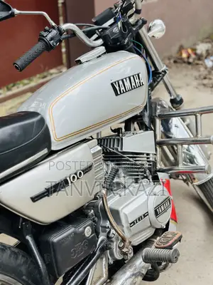 Yamaha 1986 Gray
