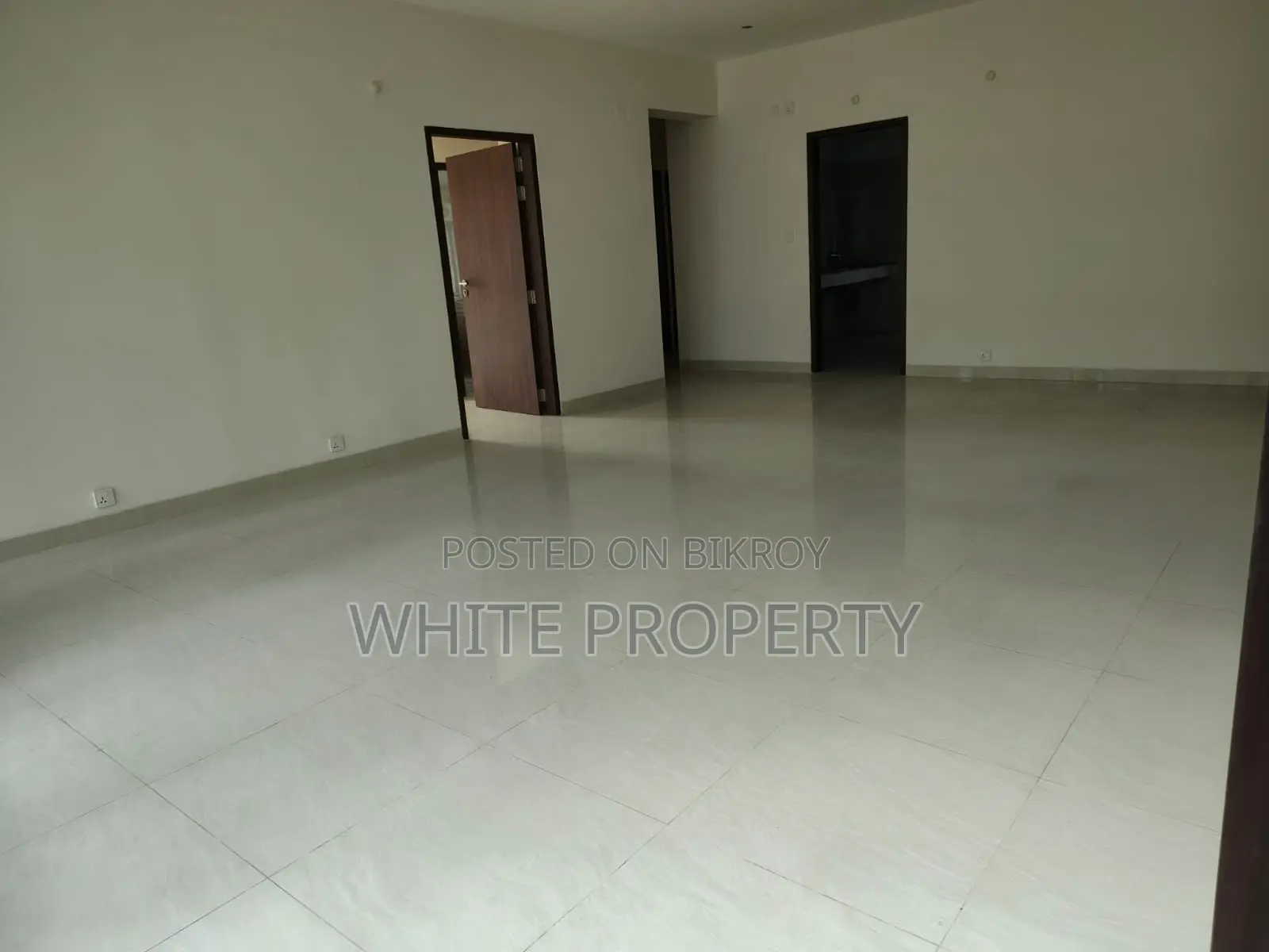 4bdrm Apartment in White Property, Gulshan for Rent