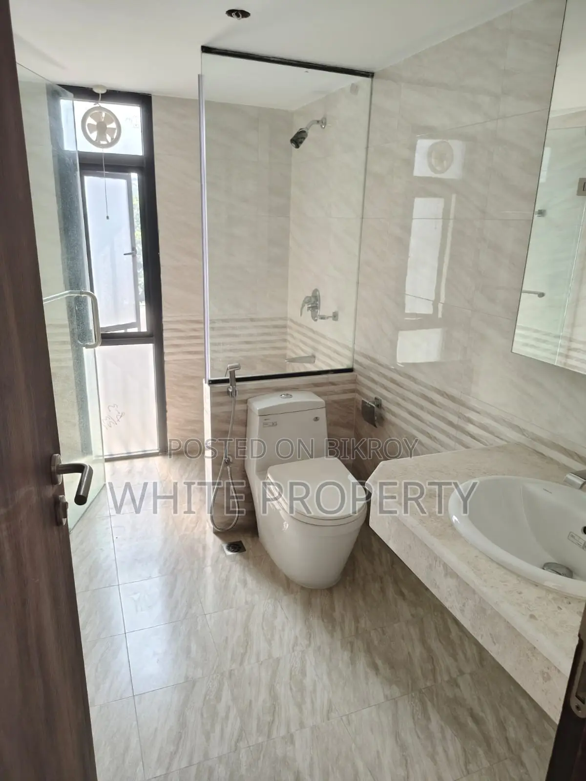 4bdrm Apartment in White Property, Gulshan for Rent