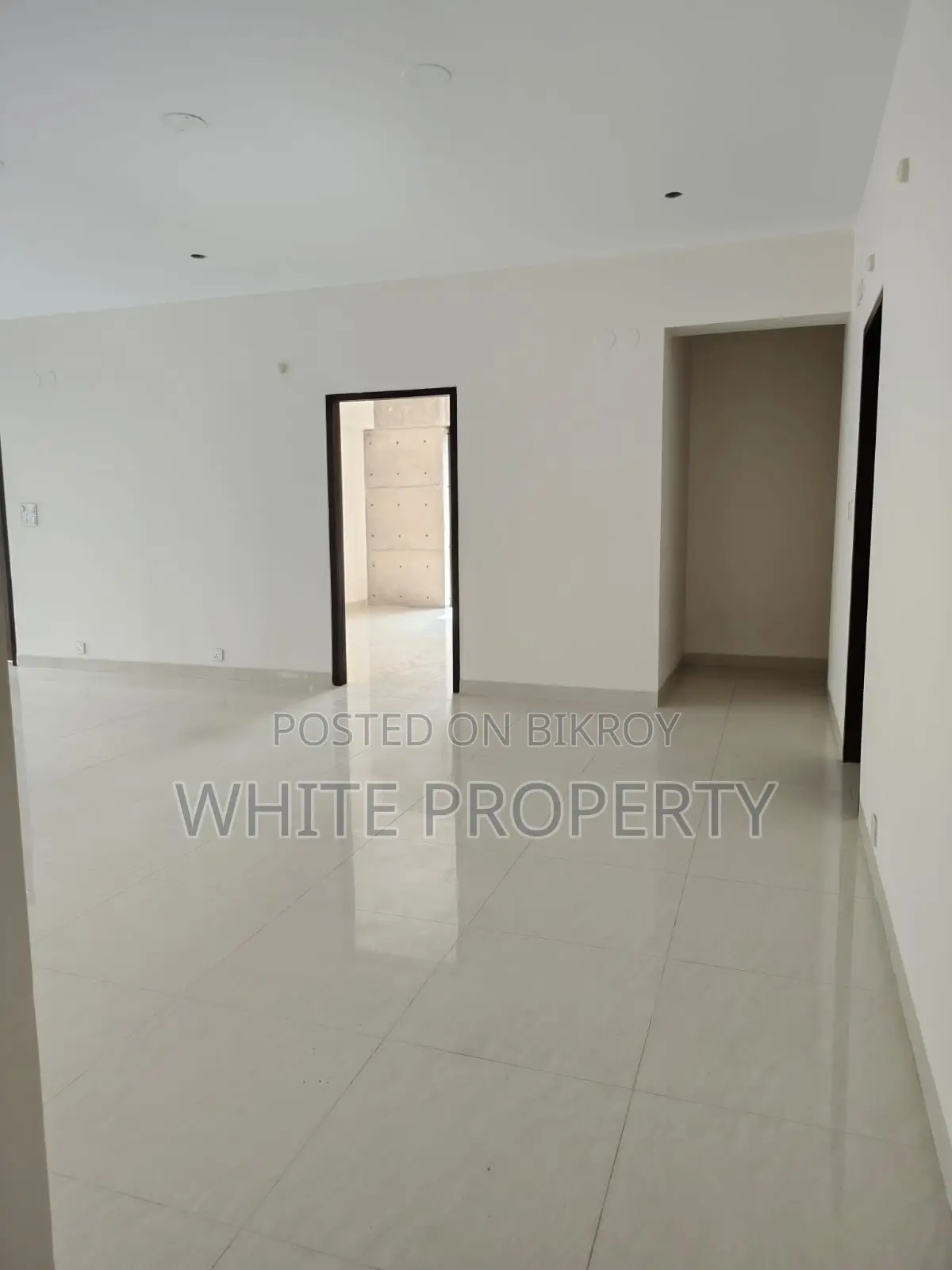 4bdrm Apartment in White Property, Gulshan for Rent