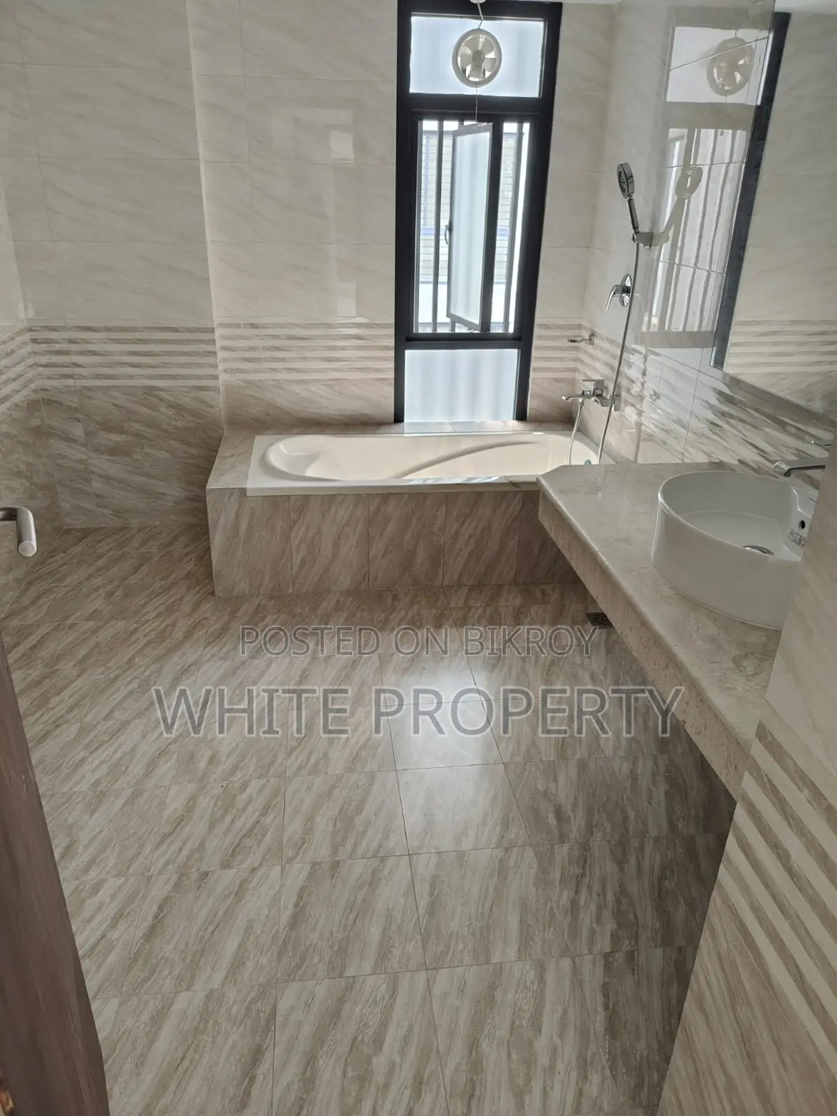4bdrm Apartment in White Property, Gulshan for Rent