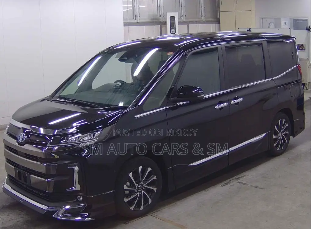 Toyota Noah 2024 Black