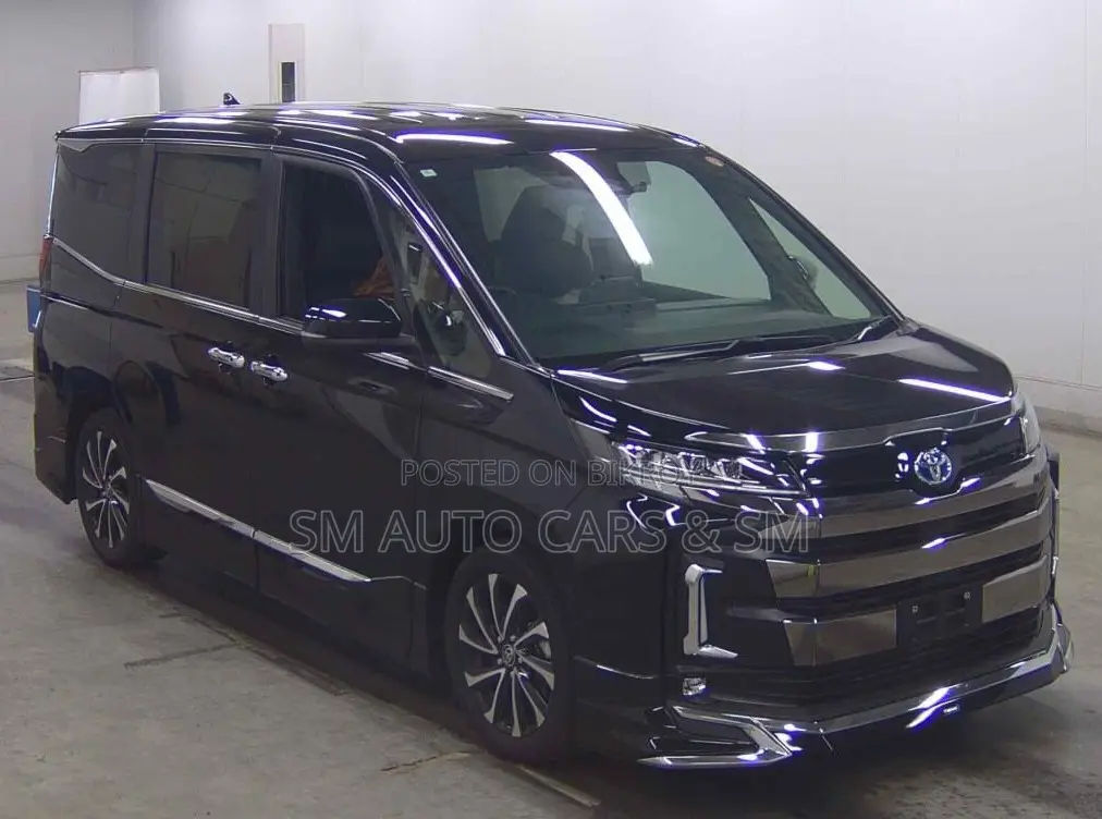 Toyota Noah 2024 Black