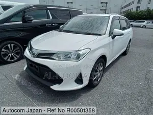 Toyota Corolla Fielder 1.5 Hybrid FWD 2021 White
