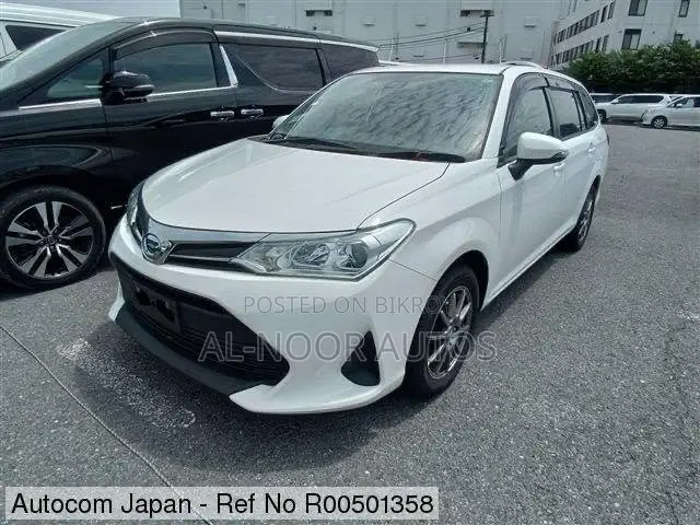 Toyota Corolla Fielder 1.5 Hybrid FWD 2021 White
