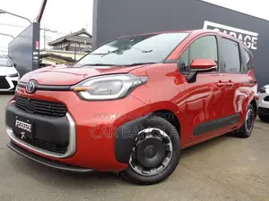 Toyota Sienta 2022 Red