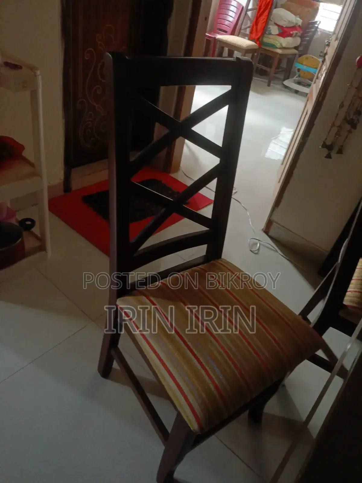 পুরাতন ডাইনিং টেবিল