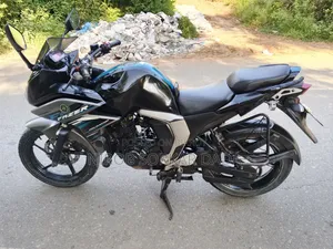 ইয়ামাহা ফেজার ভি২ ২০১৭ কালো