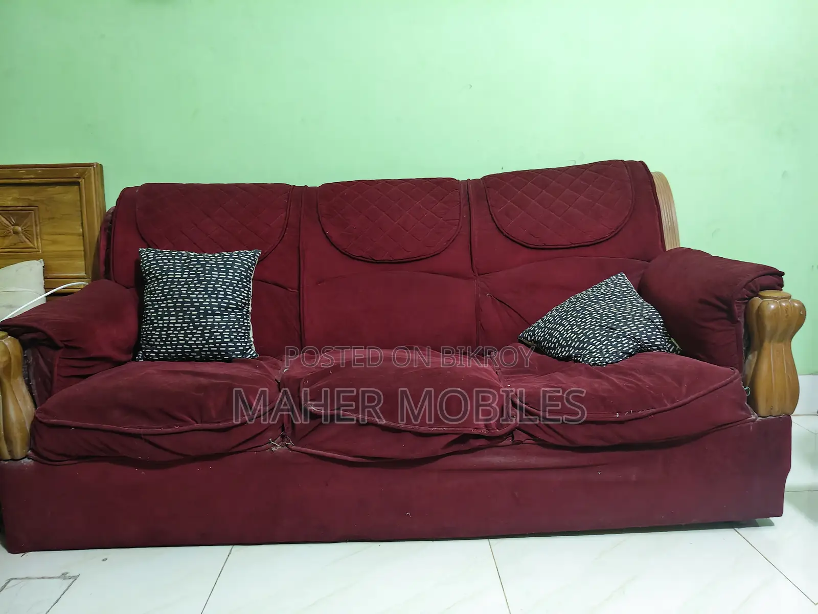 Maroon Sofa Set (5pcs)