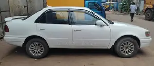 Toyota Corolla 1.5 Sedan 1997 White