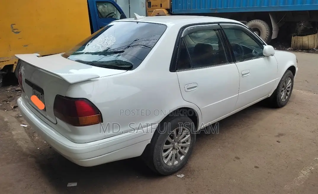 Toyota Corolla 1.6 Sedan 1997 White