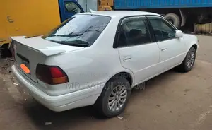 টয়োটা করোল্লা ১.৬ সেডান ১৯৯৭ সাদা