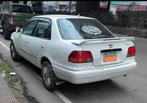 Toyota Corolla 1.6 Sedan 1997 White
