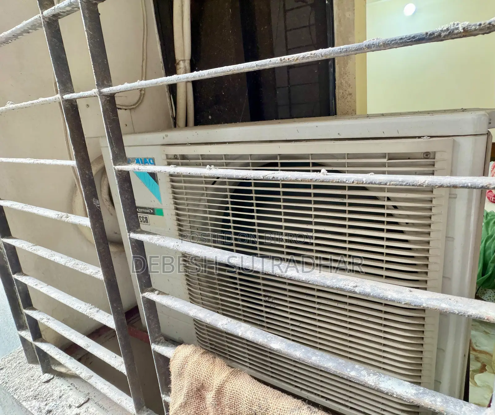 Daikin 1.5 Ton Premium Inverter AC