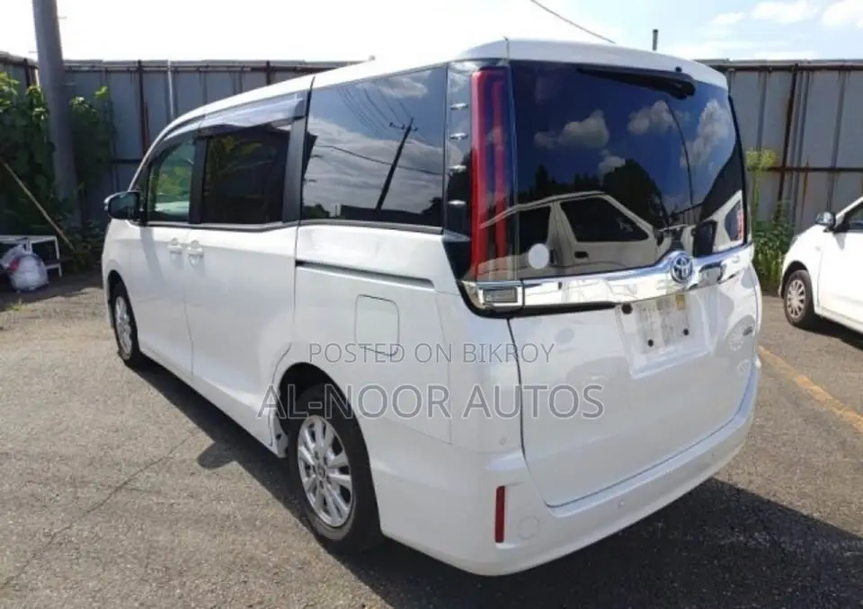 Toyota Noah 1.8 FWD Hybrid (7 Seater) 2021 Pearl
