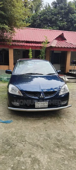 মিতসুবিশি ল্যান্সার ২০০৫ নীল