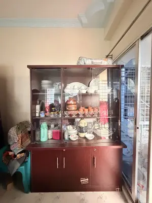 কাঠের তৈরি সুন্দর গ্লাস ডোর ড্রেসিং/ক্রোকারিজ ক্যাবিনেট বিক্রি হবে