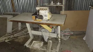 একটি ওভারলোক মেশিন বিক্রি হবে