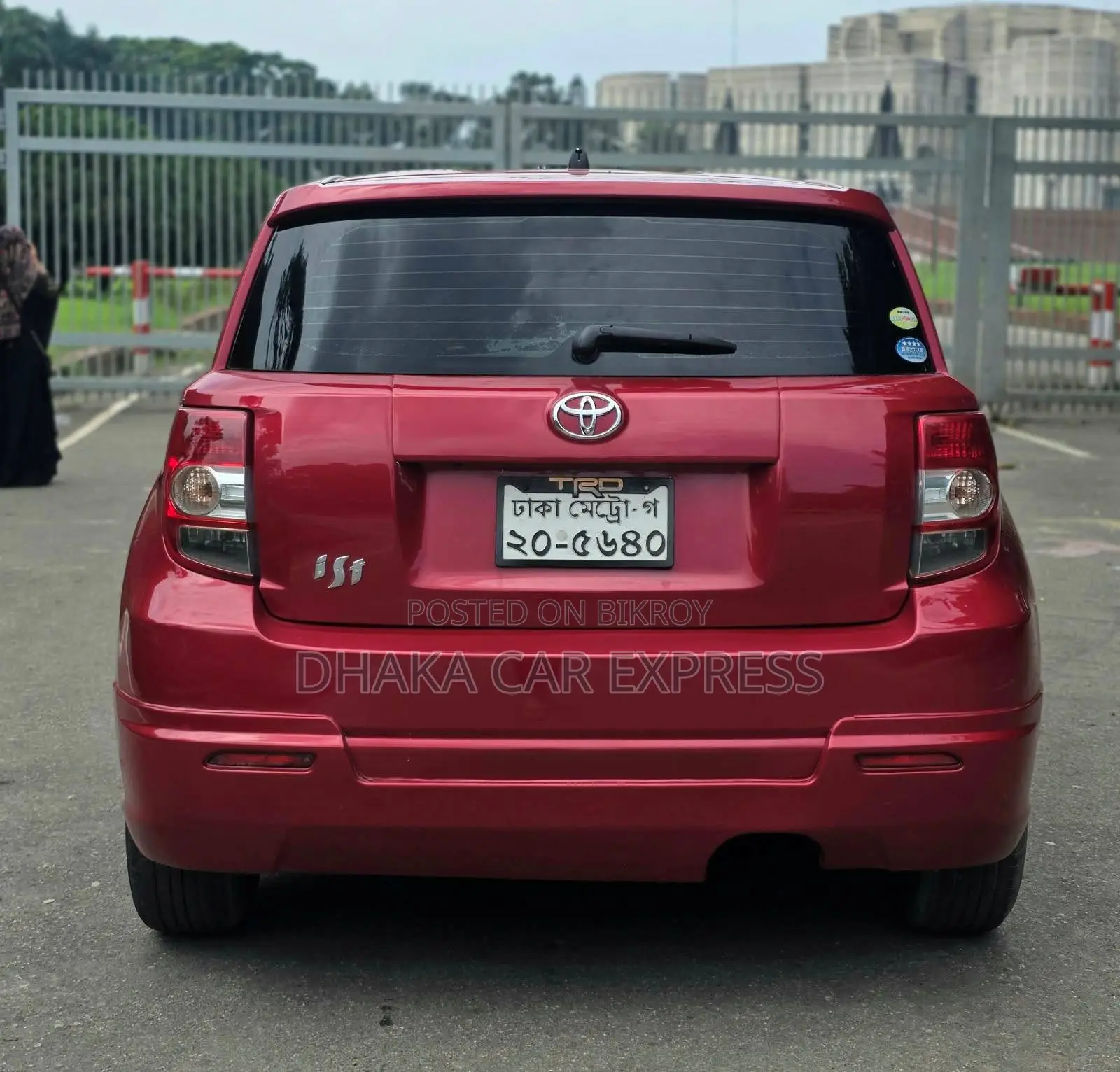 Toyota IST 2009 Red