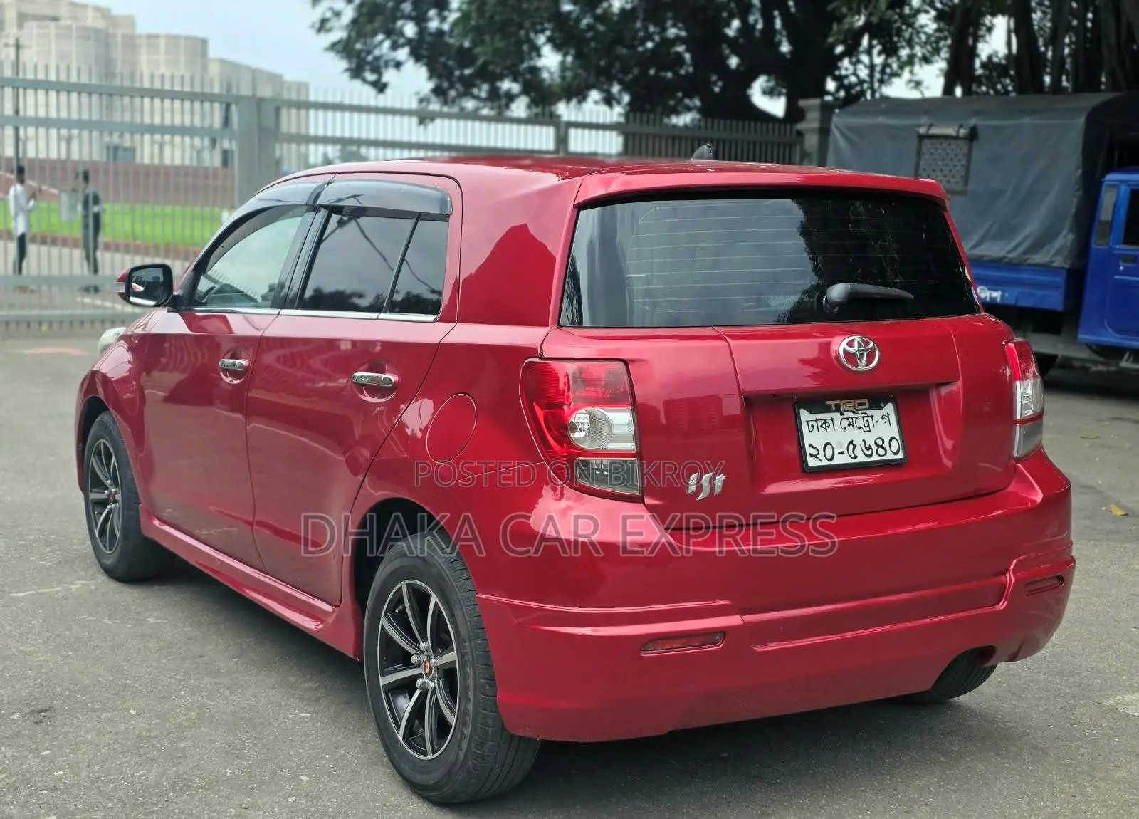 Toyota IST 2009 Red