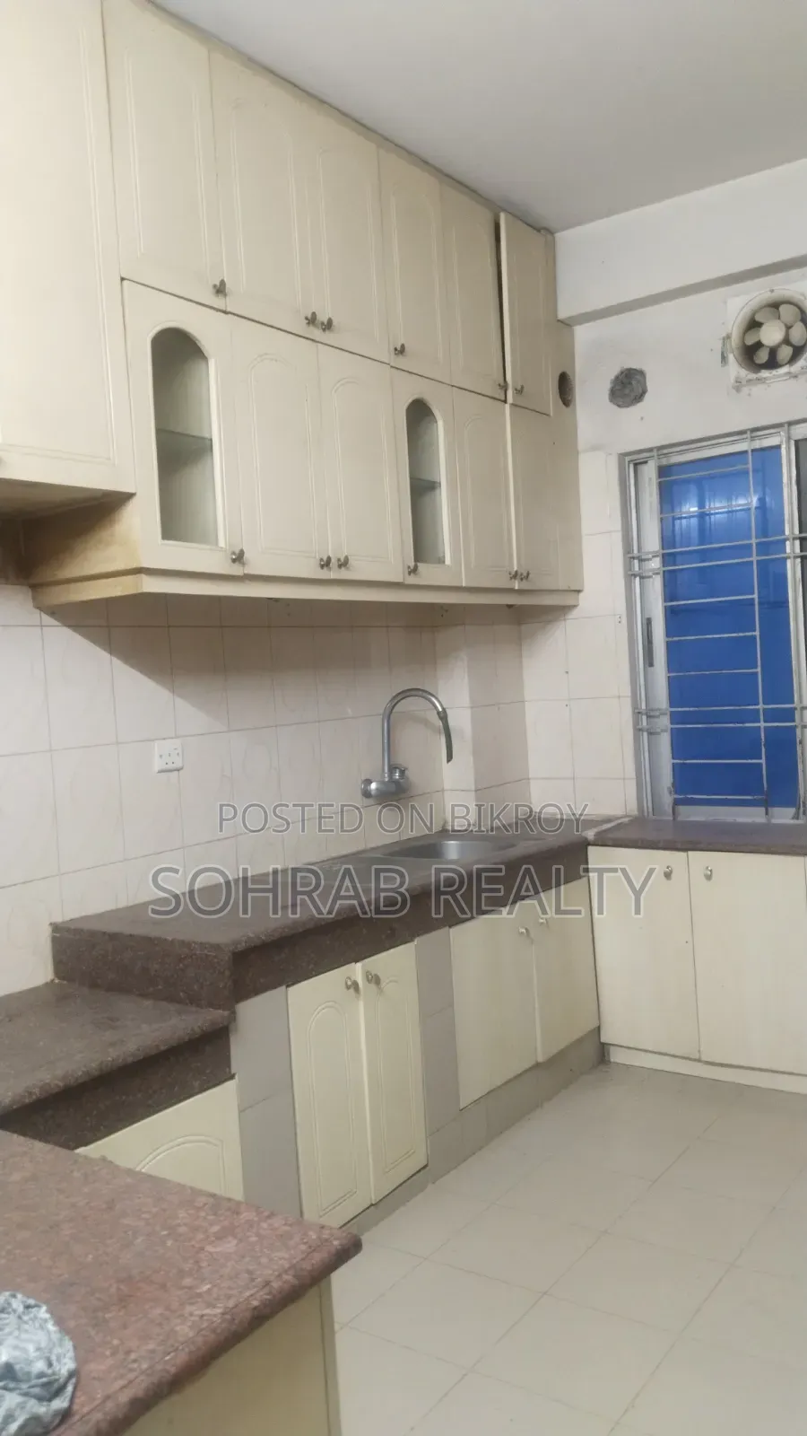 4bdrm Apartment in Sohrab Realty, Uttara for Sale
