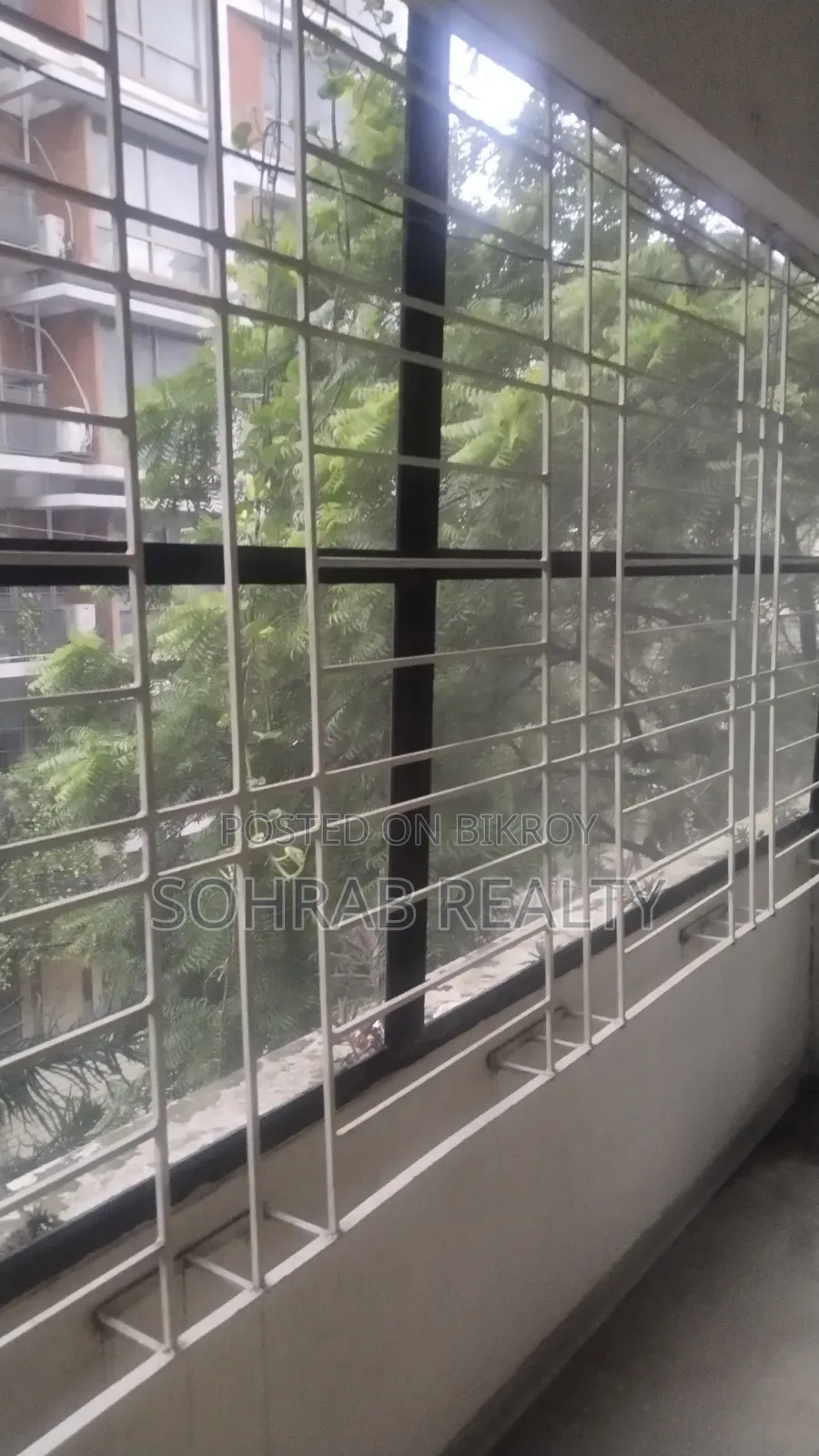 4bdrm Apartment in Sohrab Realty, Uttara for Sale