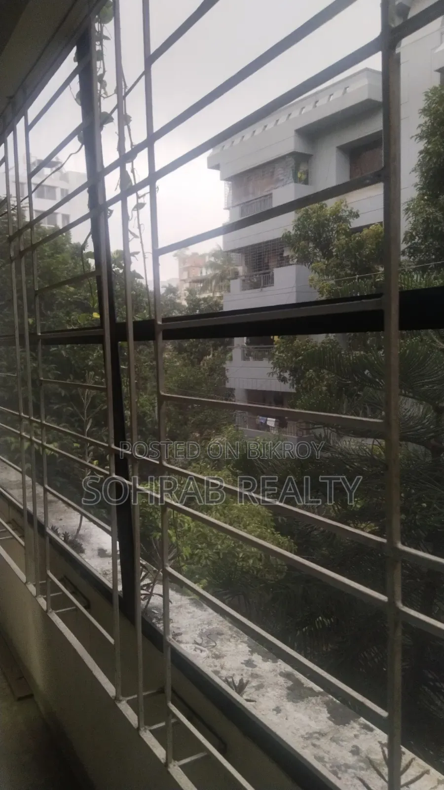 4bdrm Apartment in Sohrab Realty, Uttara for Sale