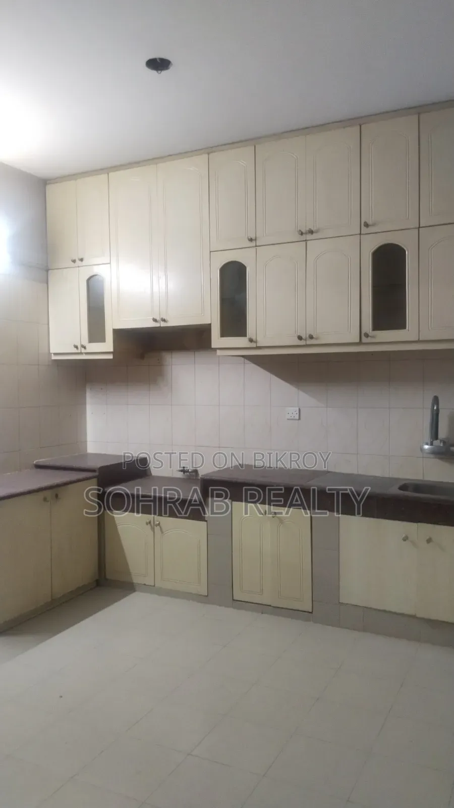 4bdrm Apartment in Sohrab Realty, Uttara for Sale