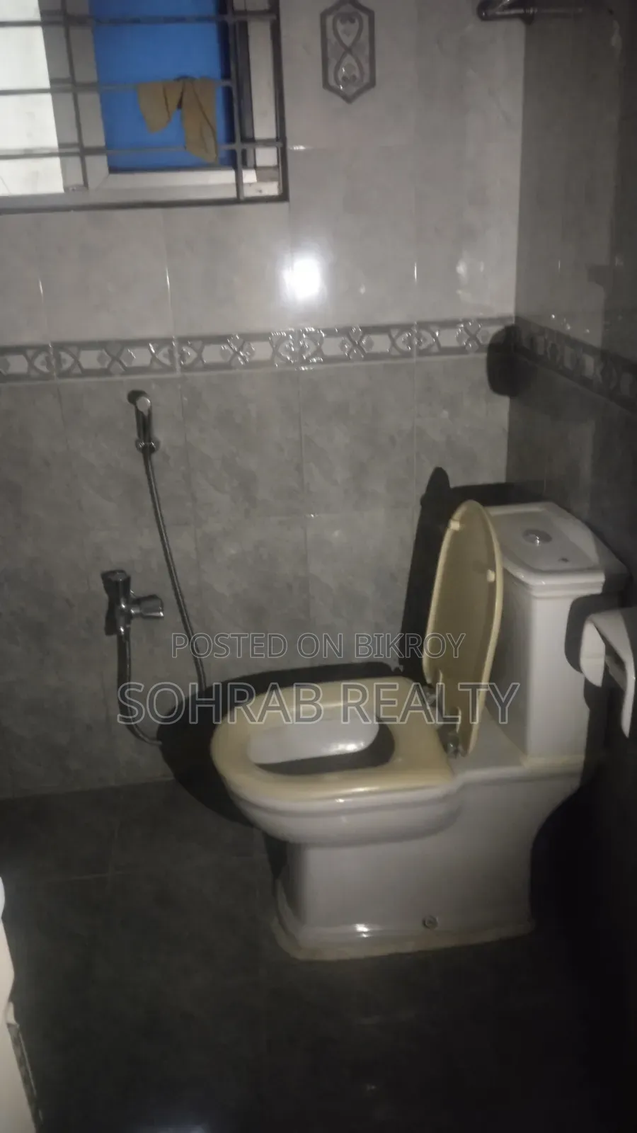4bdrm Apartment in Sohrab Realty, Uttara for Sale