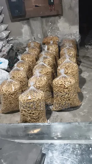 নিমকি,চিপস, মনাক্কা