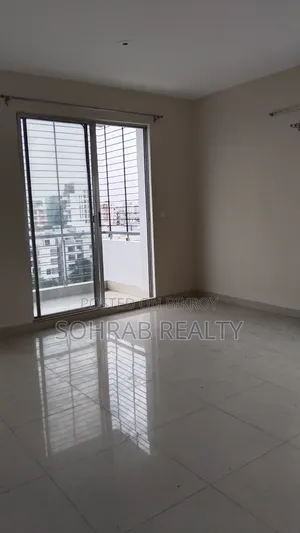 4bdrm Apartment in Sohrab Realty, Uttara for Sale
