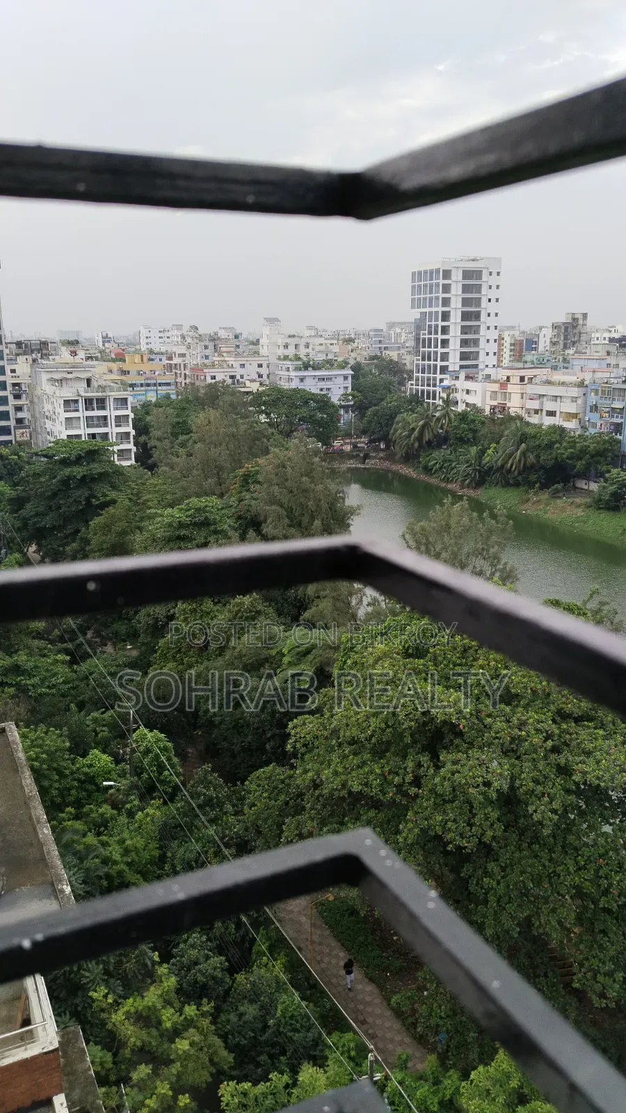 4bdrm Apartment in Sohrab Realty, Uttara for Sale