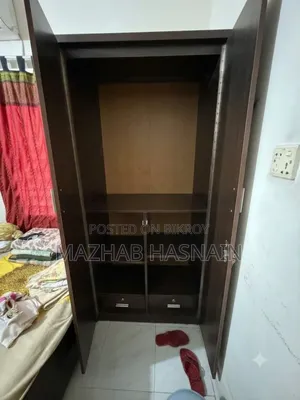 দুই পল্লার আলমারি