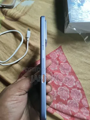 Infinix Hot 70 128 GB Purple