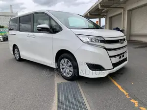 Toyota Noah 2.0 FWD (8 Seater) 2021 Pearl