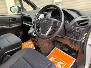 Toyota Noah 2.0 FWD (8 Seater) 2021 Pearl